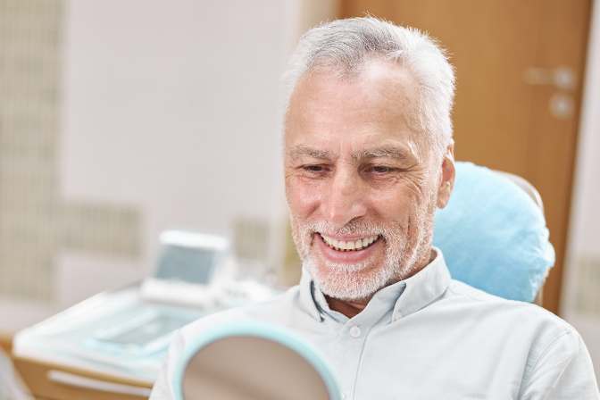 ¿Los implantes dentales provocan dolor?